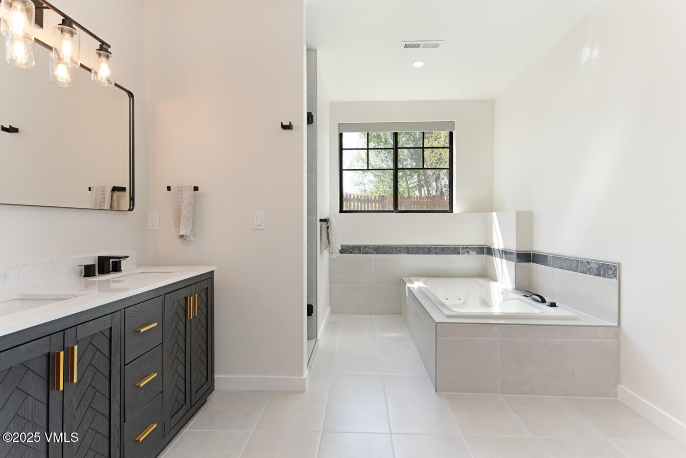 Eagle, Colorado 81631, United States, 5 Bedrooms Bedrooms, ,4 BathroomsBathrooms,Residential,Active,147081