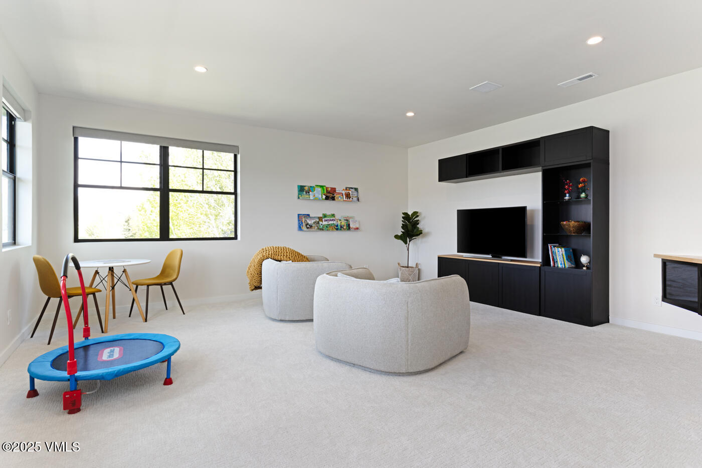 Eagle, Colorado 81631, United States, 5 Bedrooms Bedrooms, ,4 BathroomsBathrooms,Residential,Active,147081