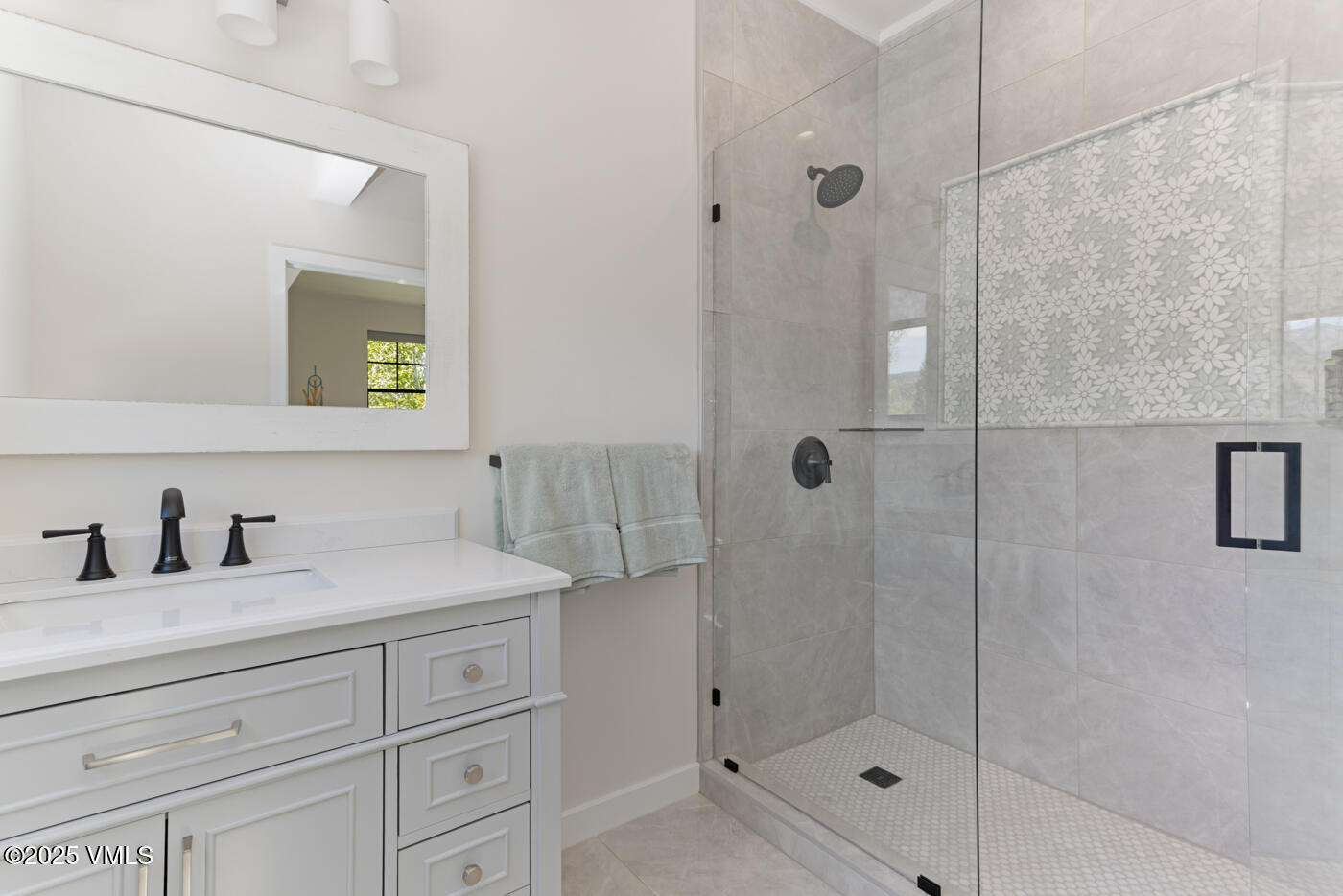 Eagle, Colorado 81631, United States, 5 Bedrooms Bedrooms, ,4 BathroomsBathrooms,Residential,Active,147081