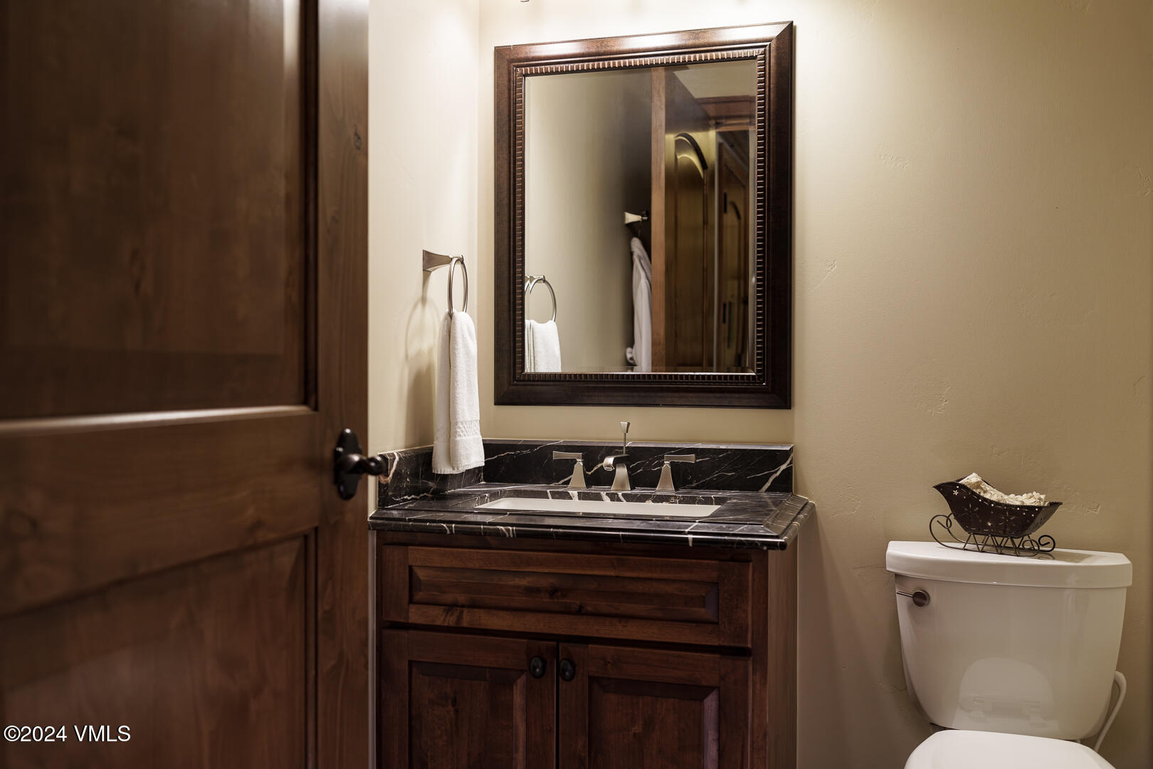 Vail, Colorado 81657, United States, 2 Bedrooms Bedrooms, ,3 BathroomsBathrooms,Residential,Pending,25058