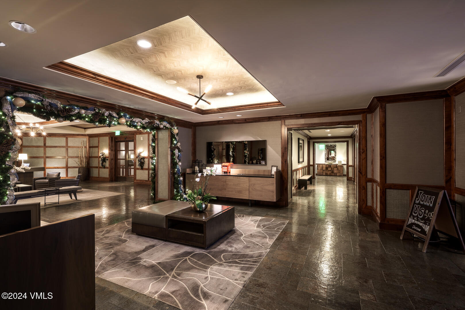 Vail, Colorado 81657, United States, 2 Bedrooms Bedrooms, ,3 BathroomsBathrooms,Residential,Pending,25058