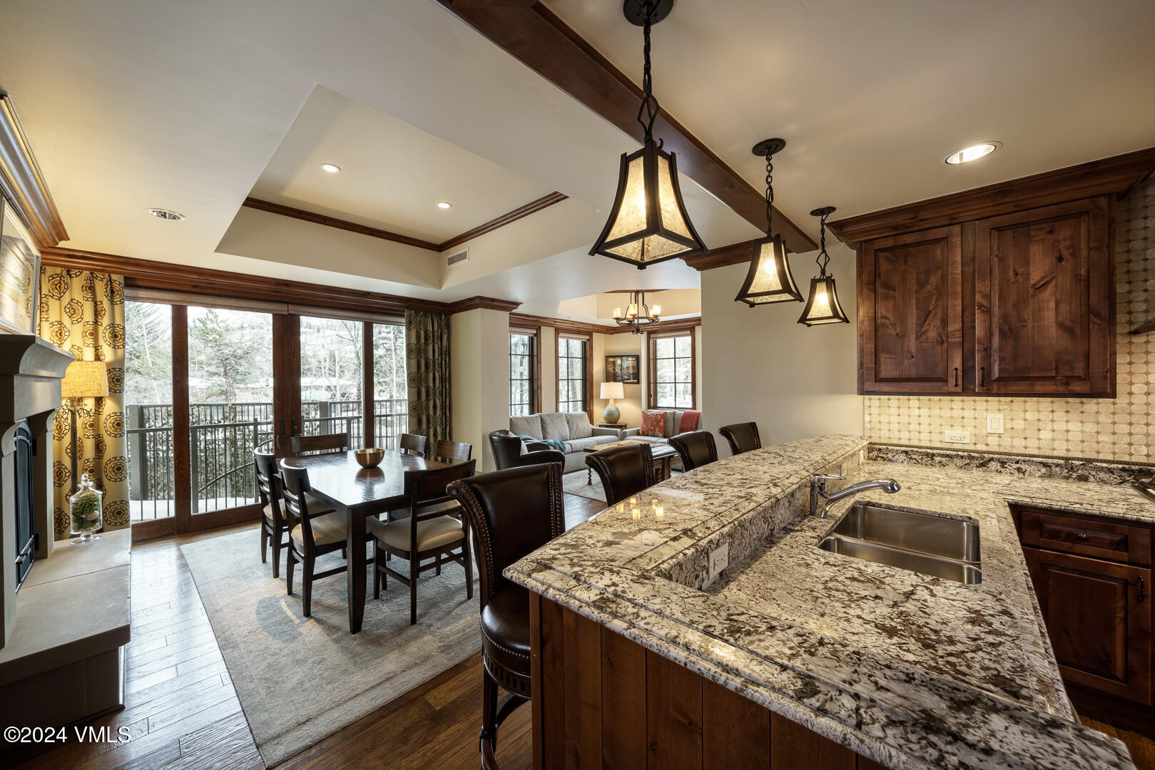 Vail, Colorado 81657, United States, 2 Bedrooms Bedrooms, ,3 BathroomsBathrooms,Residential,Pending,25058