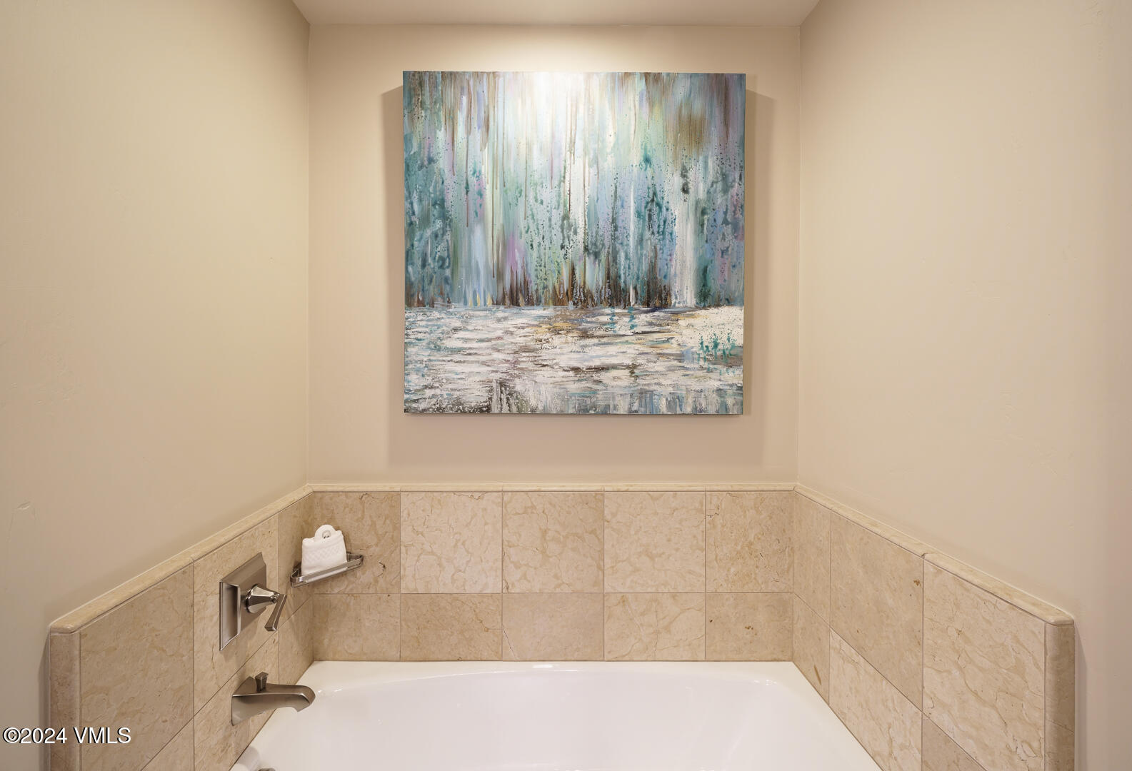 Vail, Colorado 81657, United States, 2 Bedrooms Bedrooms, ,3 BathroomsBathrooms,Residential,Pending,25058