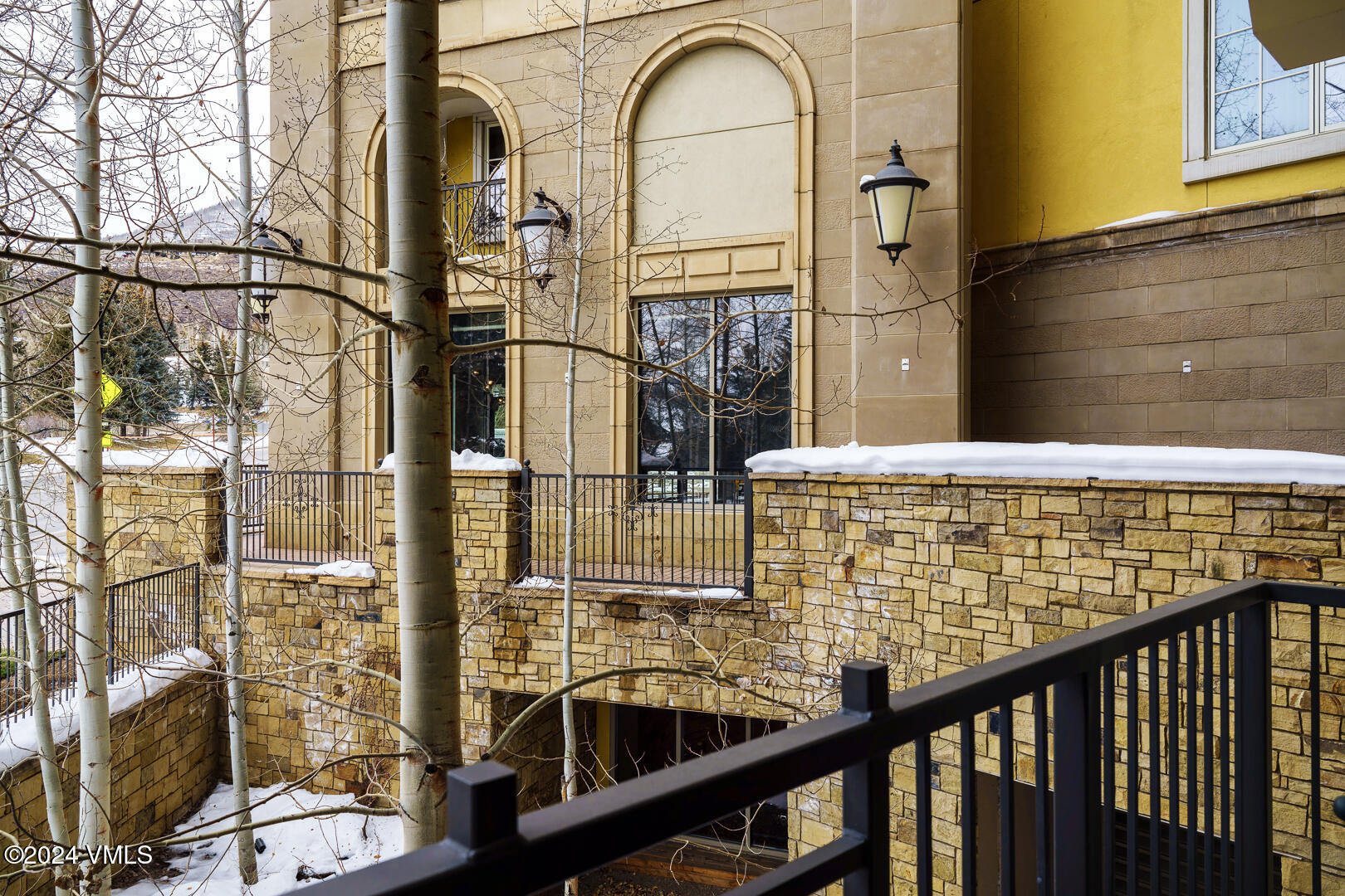 Vail, Colorado 81657, United States, 2 Bedrooms Bedrooms, ,3 BathroomsBathrooms,Residential,Pending,25058