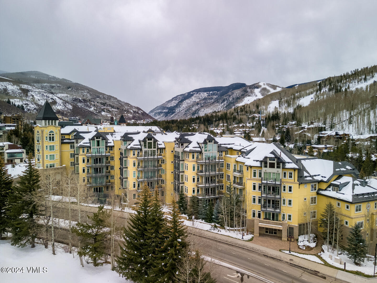Vail, Colorado 81657, United States, 2 Bedrooms Bedrooms, ,3 BathroomsBathrooms,Residential,Pending,25058