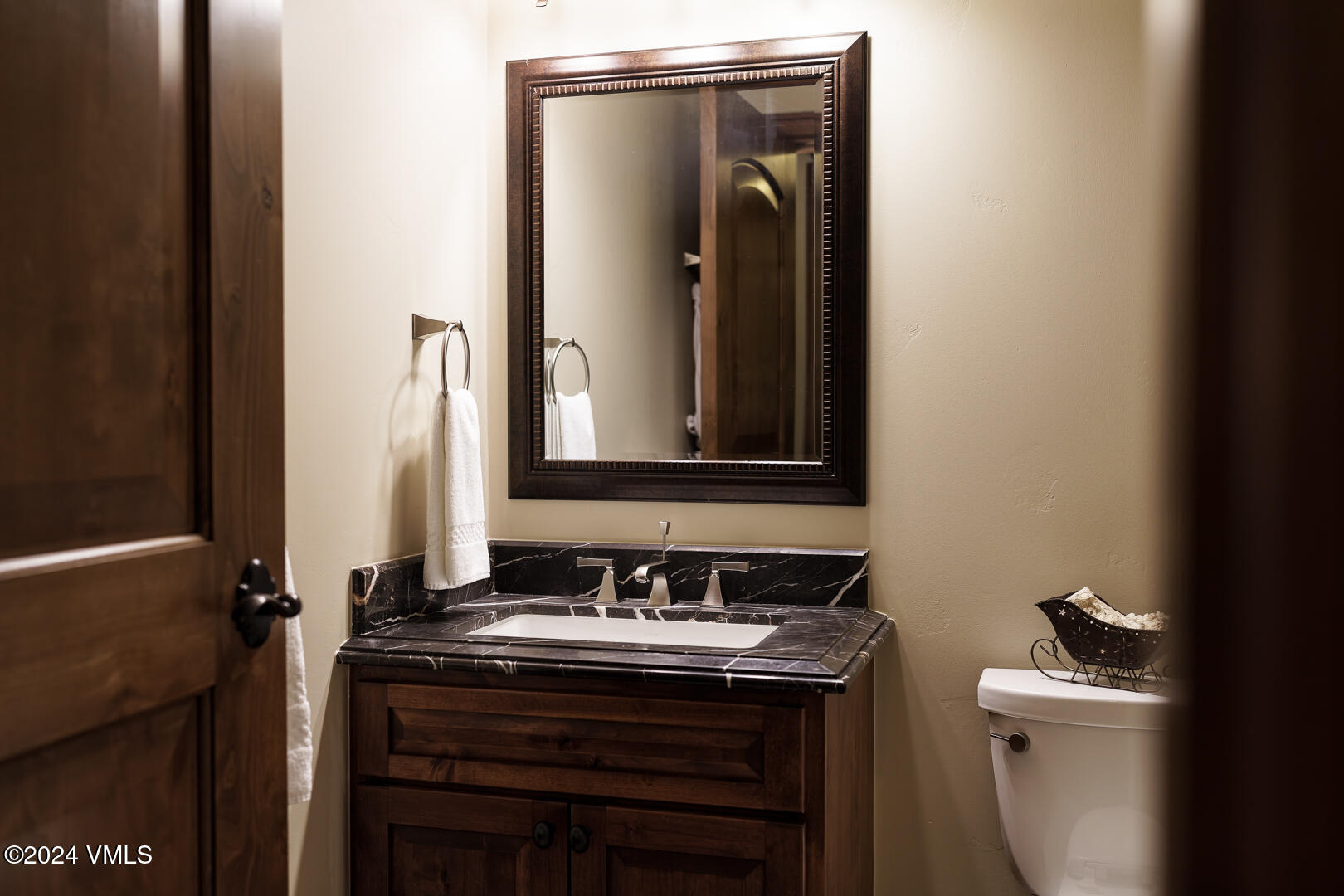 Vail, Colorado 81657, United States, 2 Bedrooms Bedrooms, ,3 BathroomsBathrooms,Residential,Pending,25058