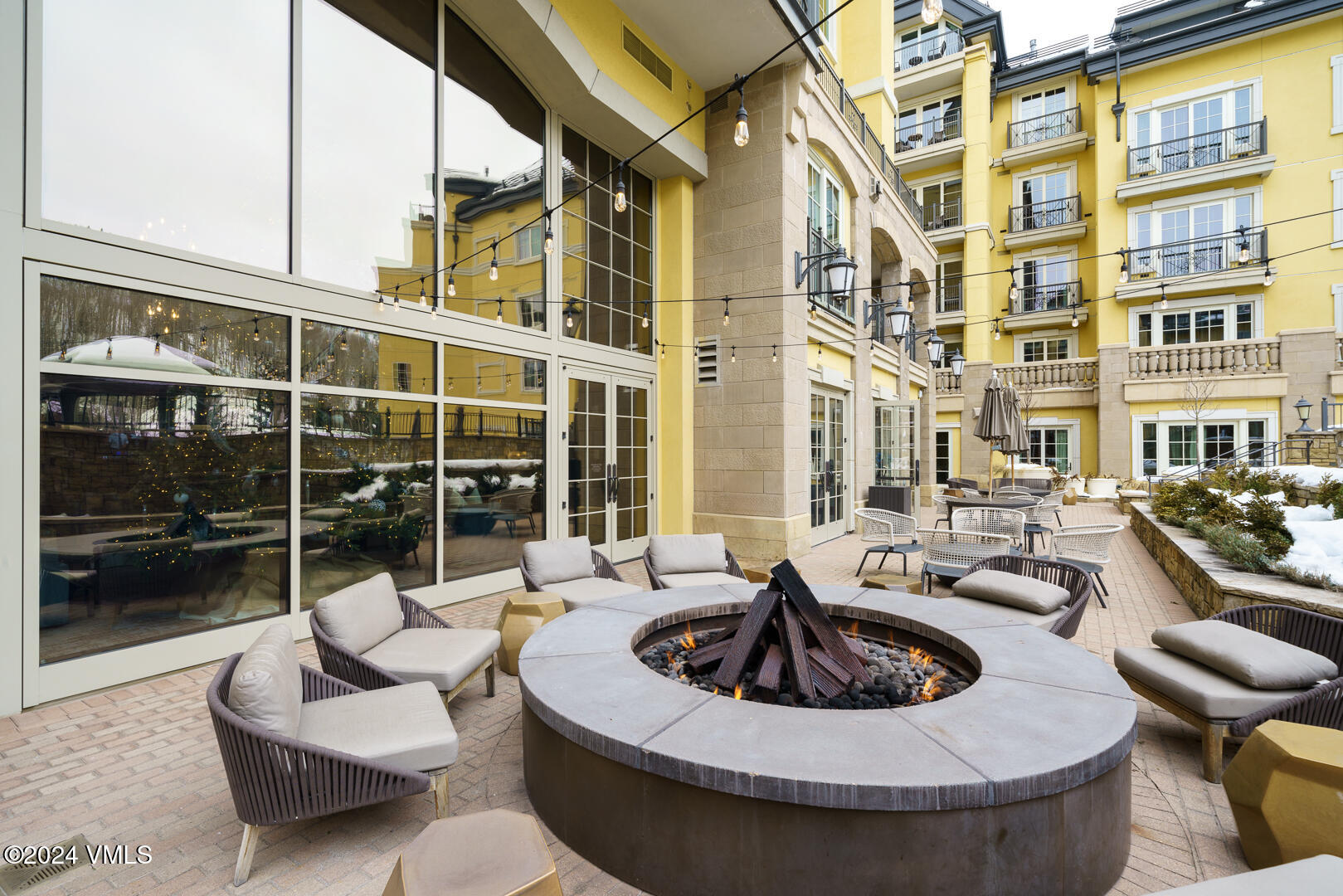 Vail, Colorado 81657, United States, 2 Bedrooms Bedrooms, ,3 BathroomsBathrooms,Residential,Pending,25058