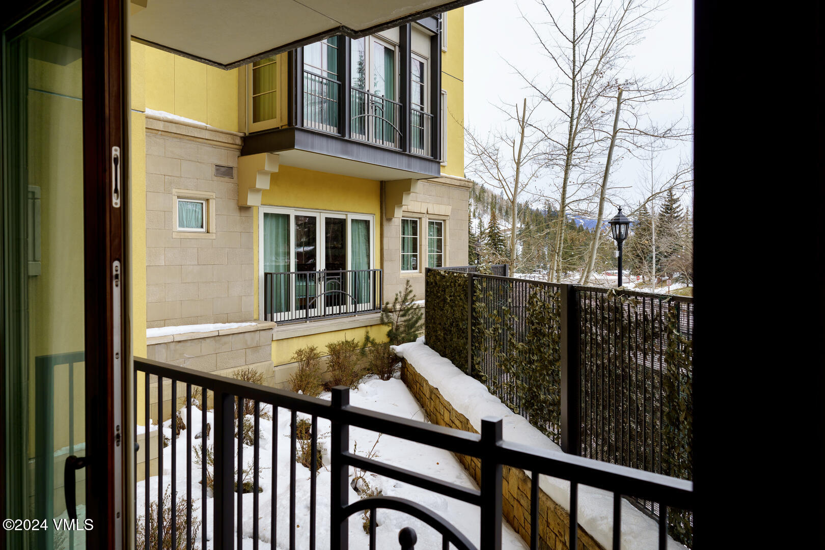 Vail, Colorado 81657, United States, 2 Bedrooms Bedrooms, ,3 BathroomsBathrooms,Residential,Pending,25058