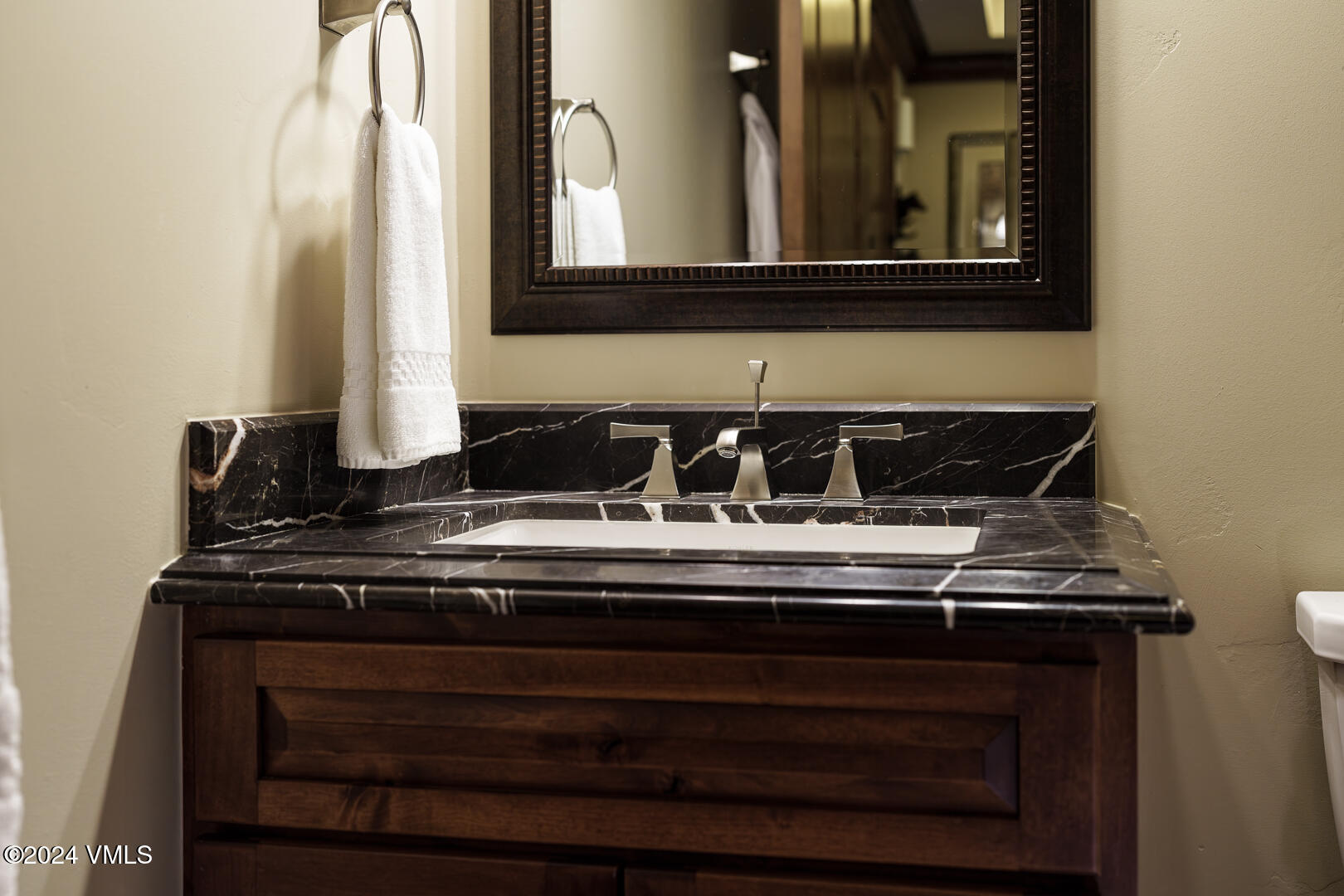 Vail, Colorado 81657, United States, 2 Bedrooms Bedrooms, ,3 BathroomsBathrooms,Residential,Pending,25058