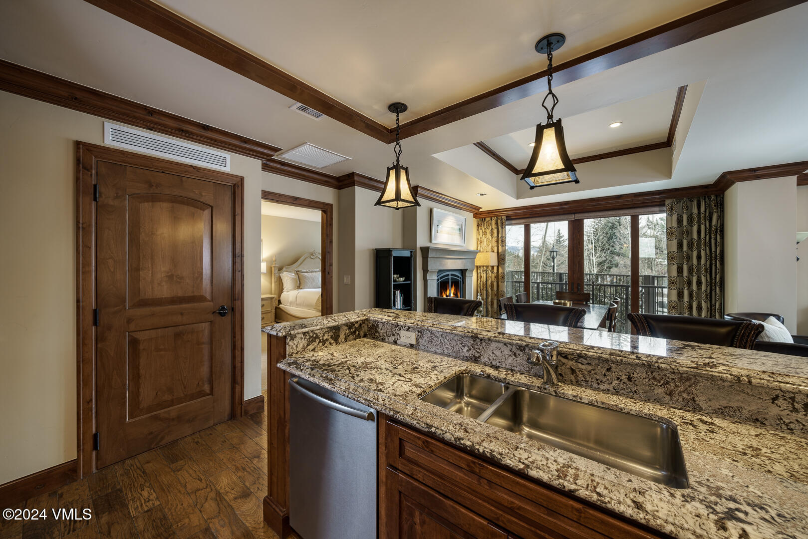 Vail, Colorado 81657, United States, 2 Bedrooms Bedrooms, ,3 BathroomsBathrooms,Residential,Pending,25058