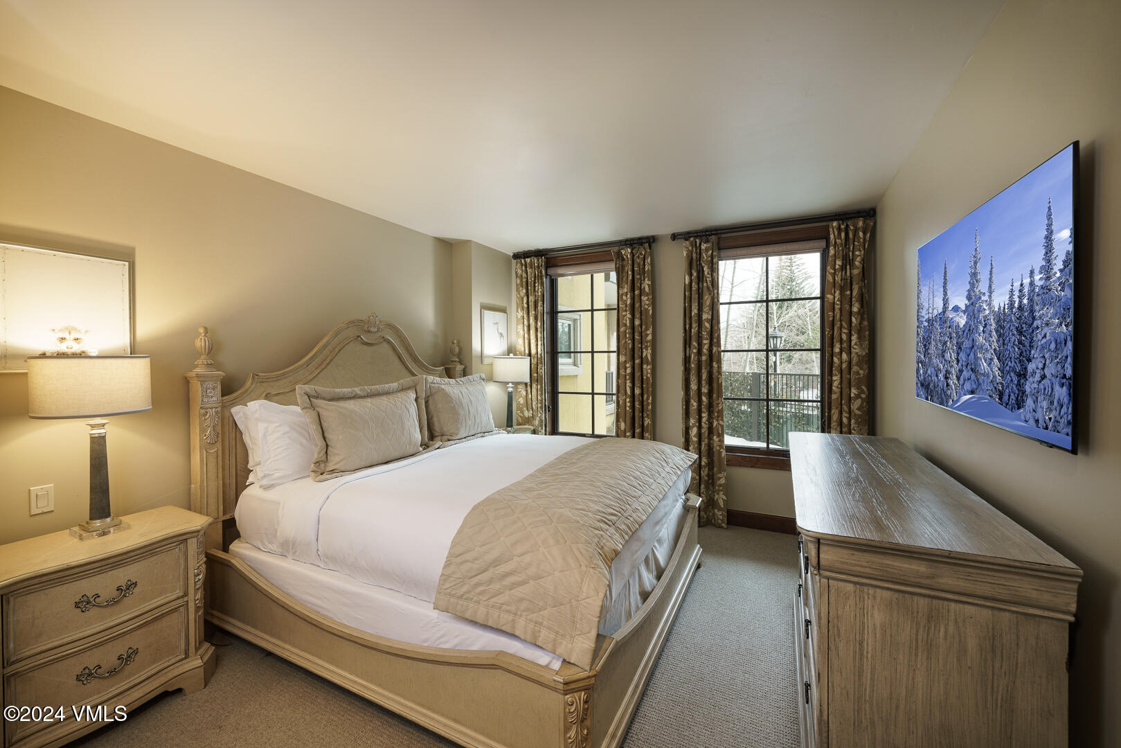 Vail, Colorado 81657, United States, 2 Bedrooms Bedrooms, ,3 BathroomsBathrooms,Residential,Pending,25058