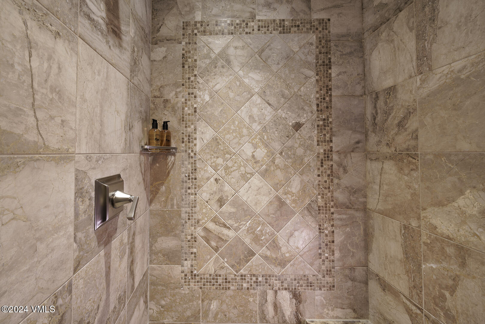 Vail, Colorado 81657, United States, 2 Bedrooms Bedrooms, ,3 BathroomsBathrooms,Residential,Pending,25058