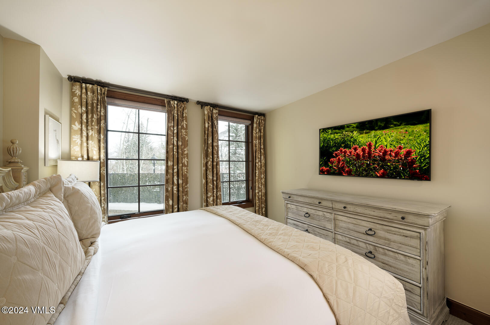 Vail, Colorado 81657, United States, 2 Bedrooms Bedrooms, ,3 BathroomsBathrooms,Residential,Pending,25058