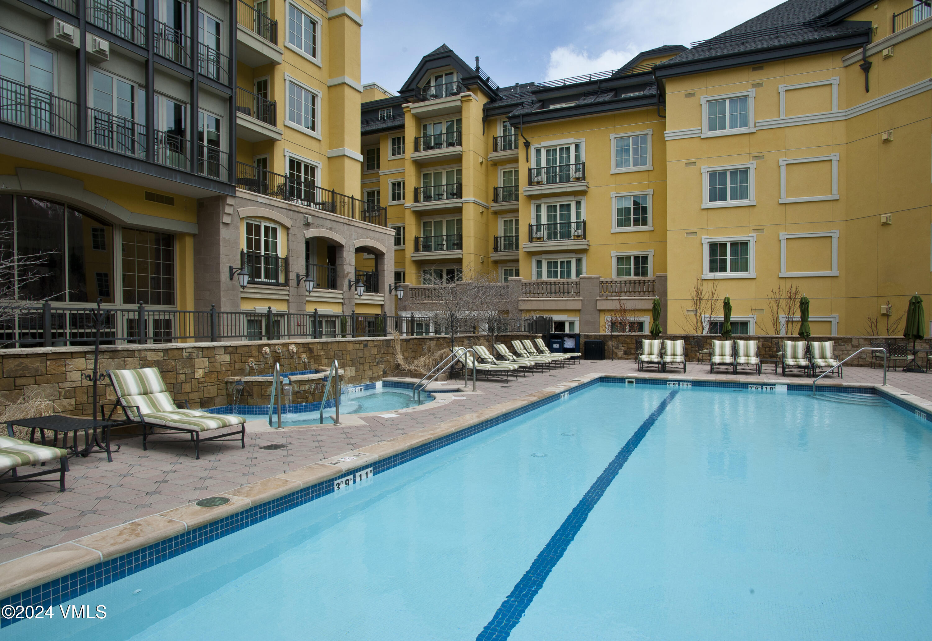 Vail, Colorado 81657, United States, 2 Bedrooms Bedrooms, ,3 BathroomsBathrooms,Residential,Pending,25058