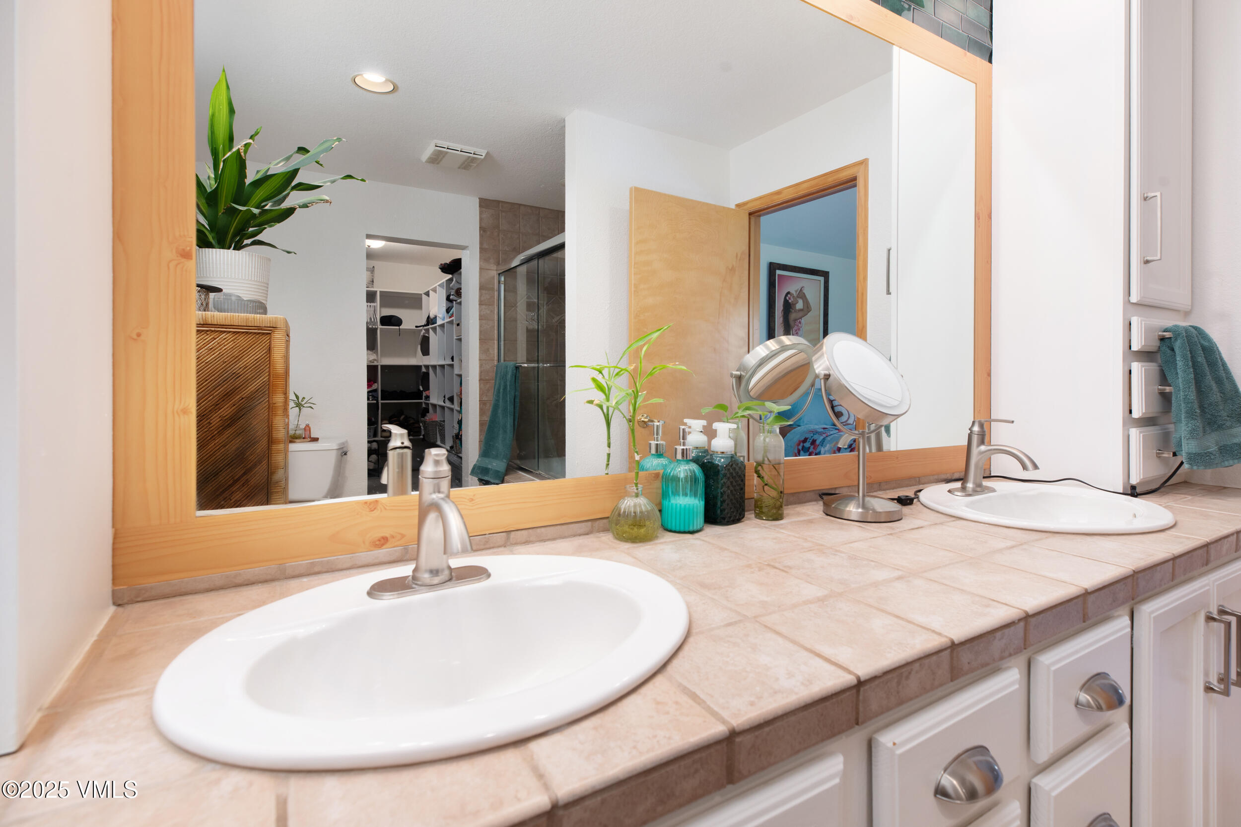 Eagle, Colorado 81631, United States, 5 Bedrooms Bedrooms, ,3 BathroomsBathrooms,Residential,Active,146289