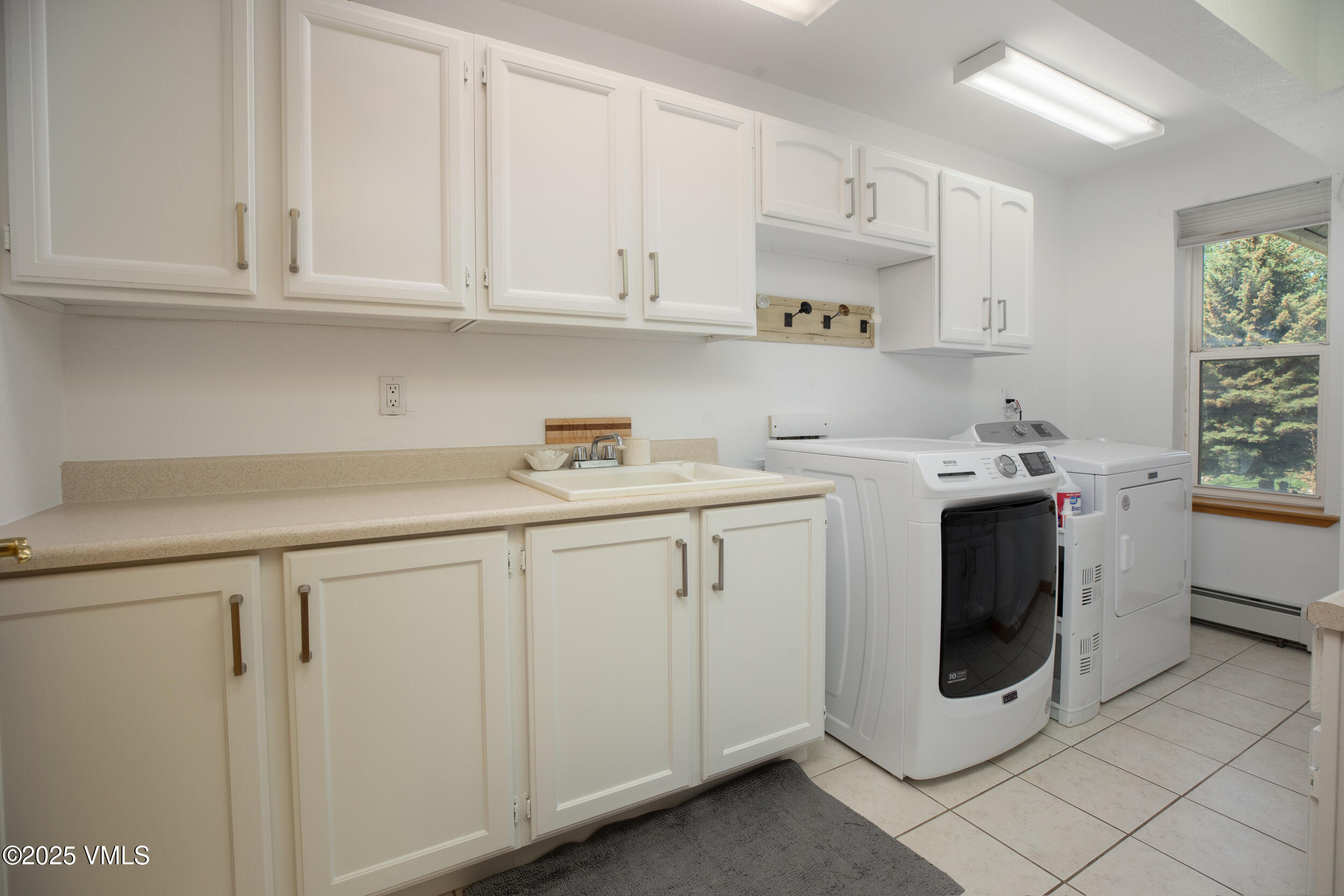 Eagle, Colorado 81631, United States, 5 Bedrooms Bedrooms, ,3 BathroomsBathrooms,Residential,Active,146289