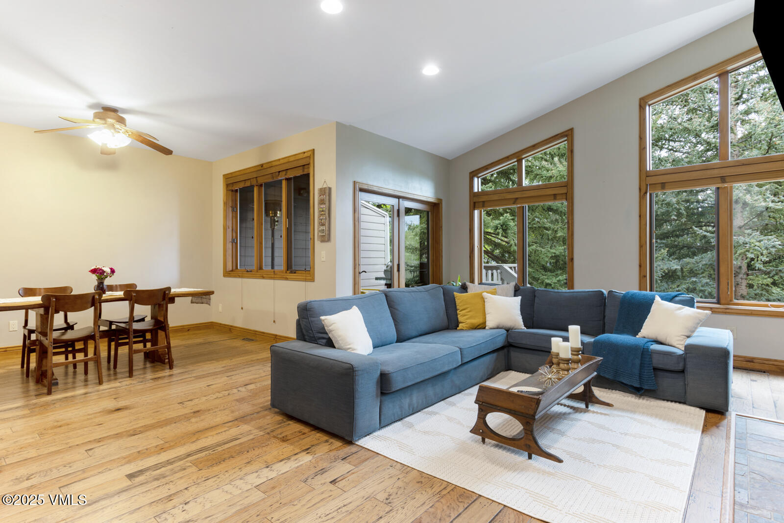 Edwards, Colorado 81632, United States, 3 Bedrooms Bedrooms, ,3 BathroomsBathrooms,Residential,Active,141411