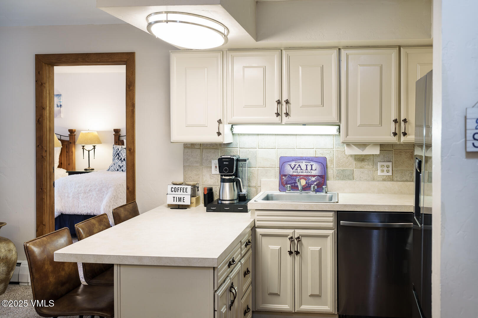 Vail, Colorado 81657, United States, 2 Bedrooms Bedrooms, ,2 BathroomsBathrooms,Residential,Active,253542