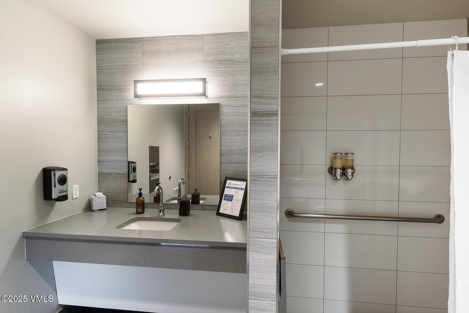 Vail, Colorado 81657, United States, 2 Bedrooms Bedrooms, ,2 BathroomsBathrooms,Residential,Active,253542