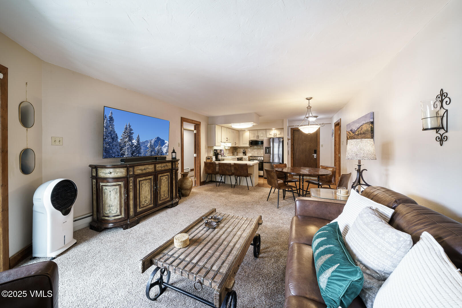 Vail, Colorado 81657, United States, 2 Bedrooms Bedrooms, ,2 BathroomsBathrooms,Residential,Active,253542