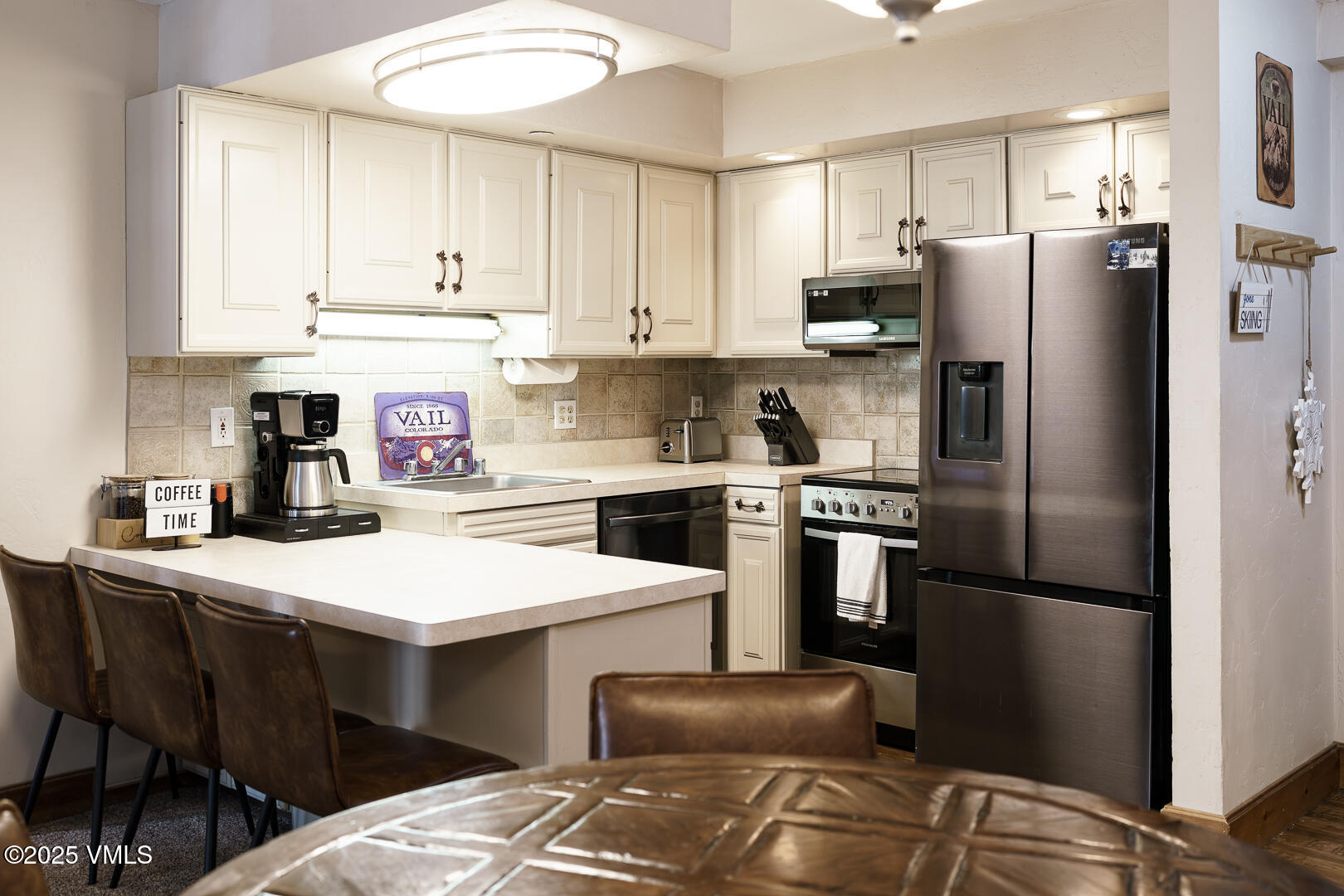 Vail, Colorado 81657, United States, 2 Bedrooms Bedrooms, ,2 BathroomsBathrooms,Residential,Active,253542