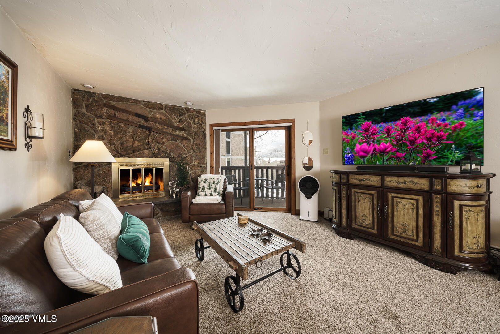 Vail, Colorado 81657, United States, 2 Bedrooms Bedrooms, ,2 BathroomsBathrooms,Residential,Active,253542