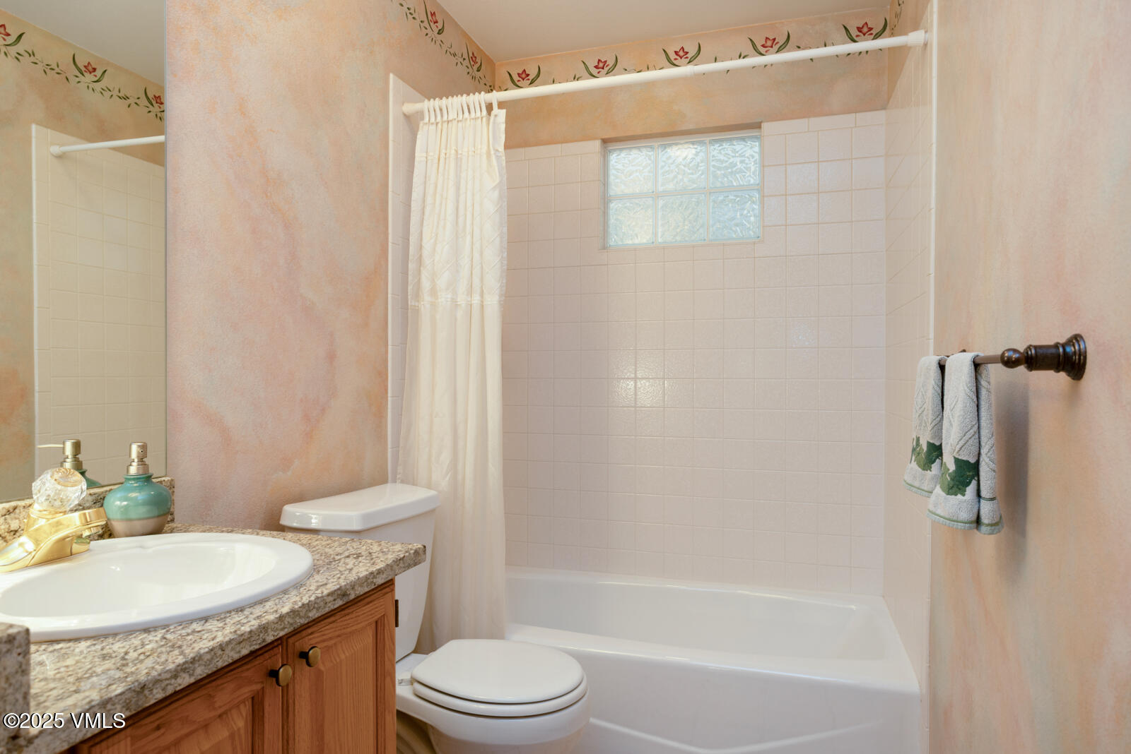 Eagle-Vail, Colorado 81620, United States, 5 Bedrooms Bedrooms, ,4 BathroomsBathrooms,Residential,Active,159084