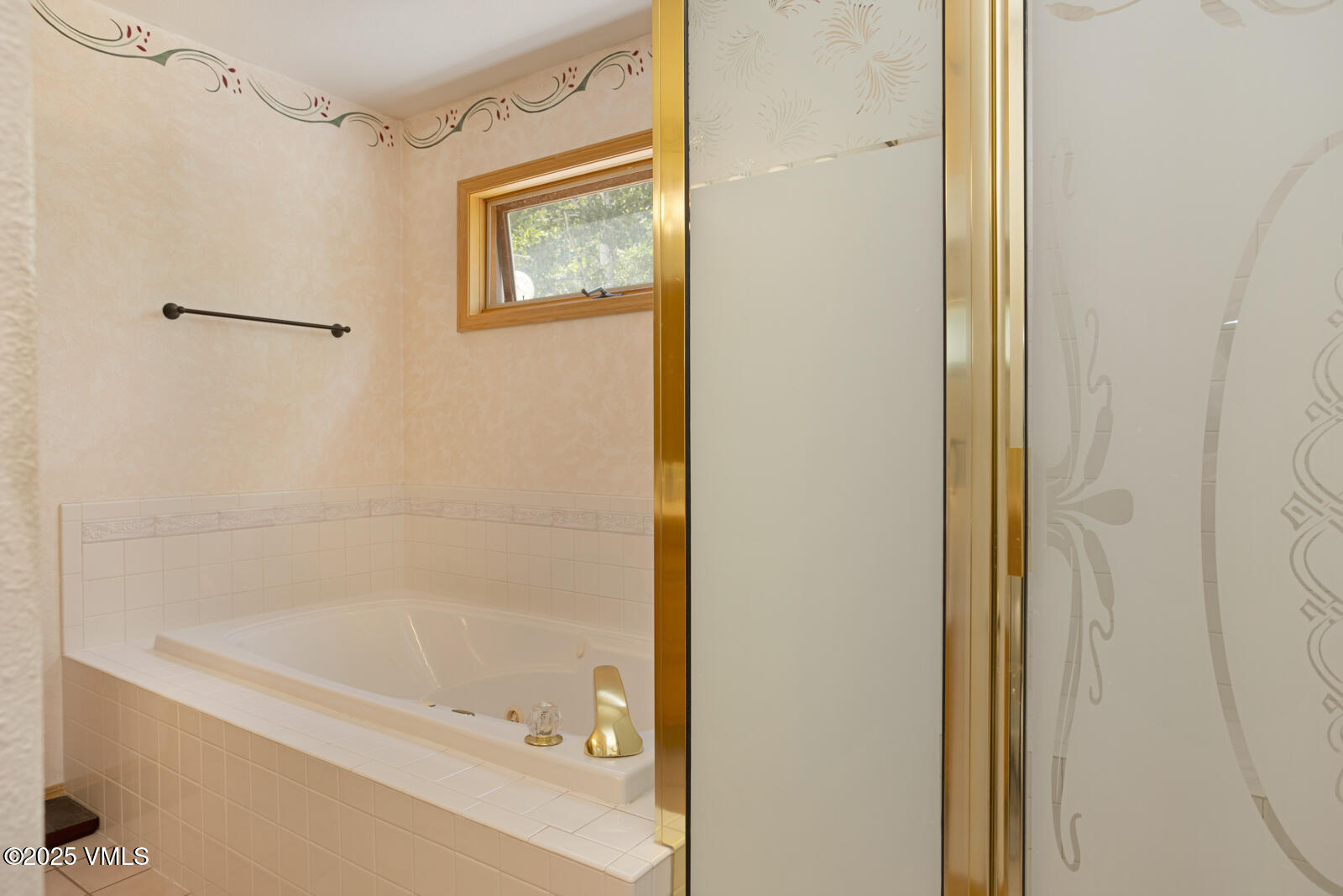 Eagle-Vail, Colorado 81620, United States, 5 Bedrooms Bedrooms, ,4 BathroomsBathrooms,Residential,Active,159084