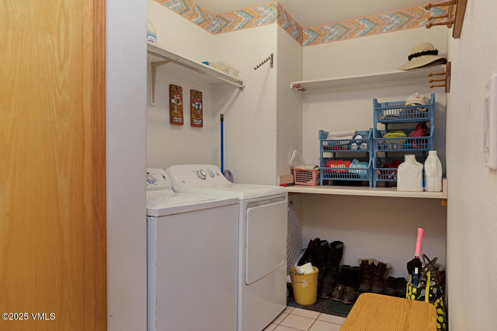 Eagle-Vail, Colorado 81620, United States, 5 Bedrooms Bedrooms, ,4 BathroomsBathrooms,Residential,Active,159084