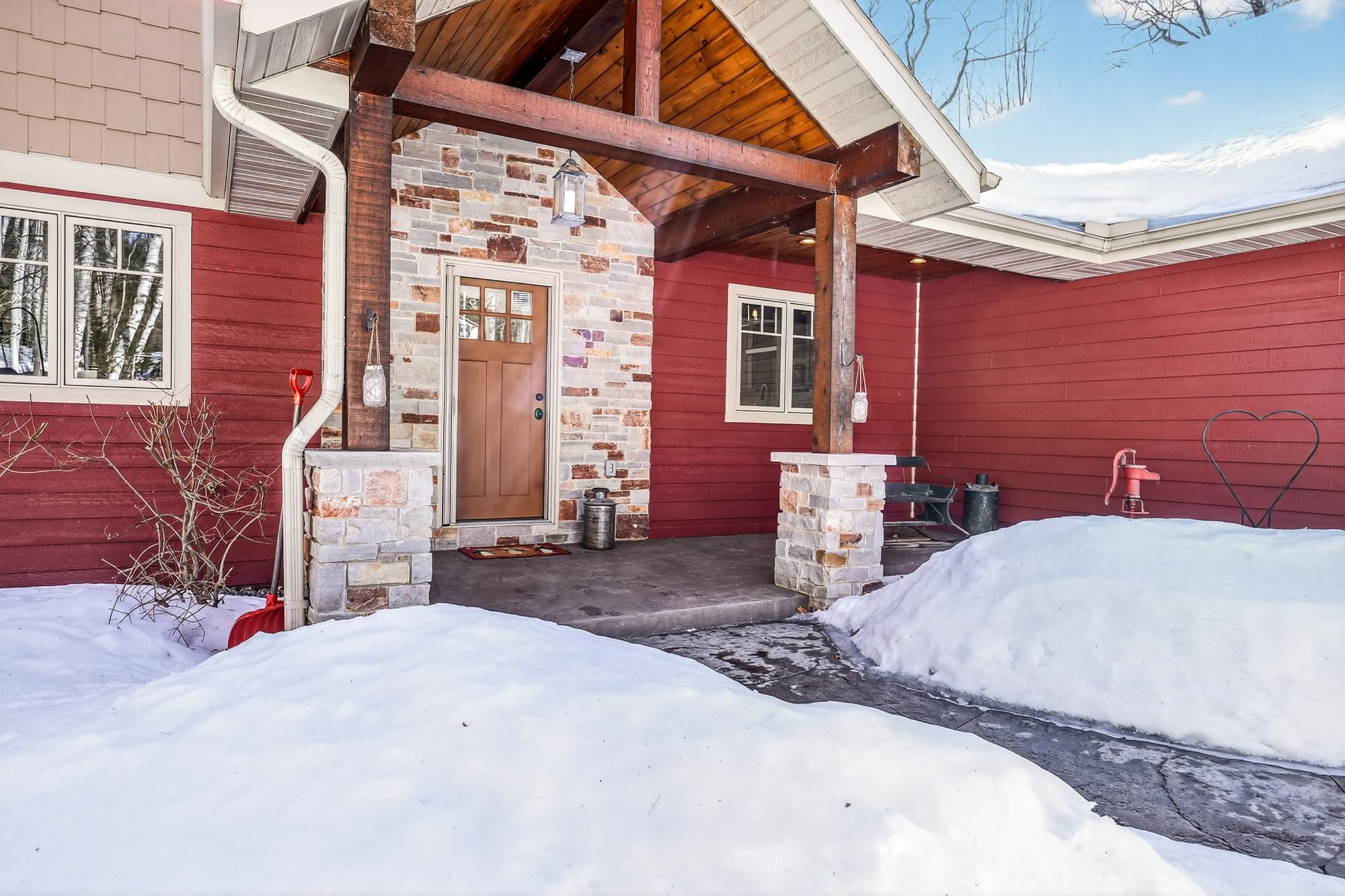 Hazelhurst, Wisconsin, 54531, United States, 3 Bedrooms Bedrooms, ,3 BathroomsBathrooms,Residential,Active,2022971