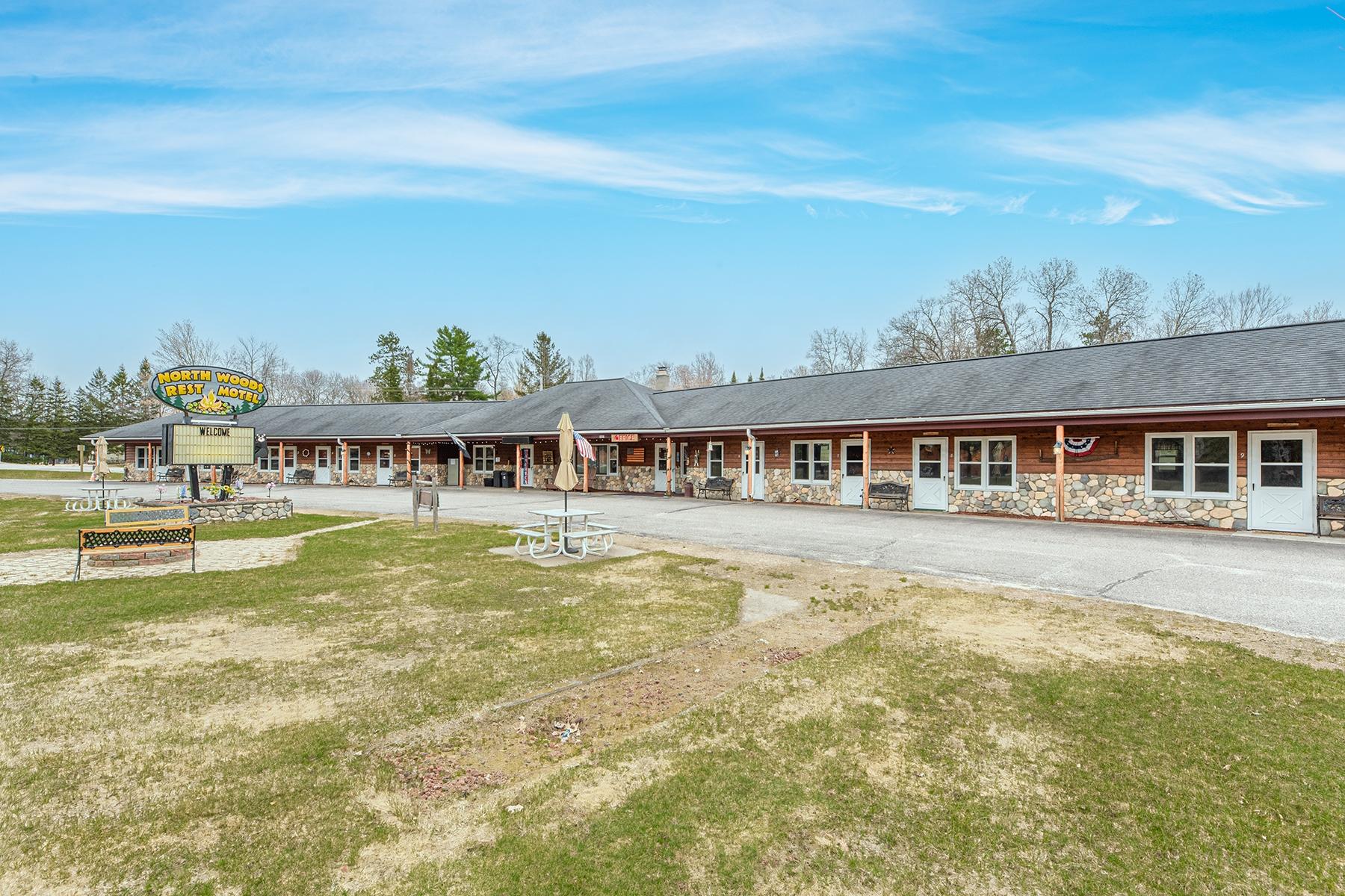 8083 HWY 70