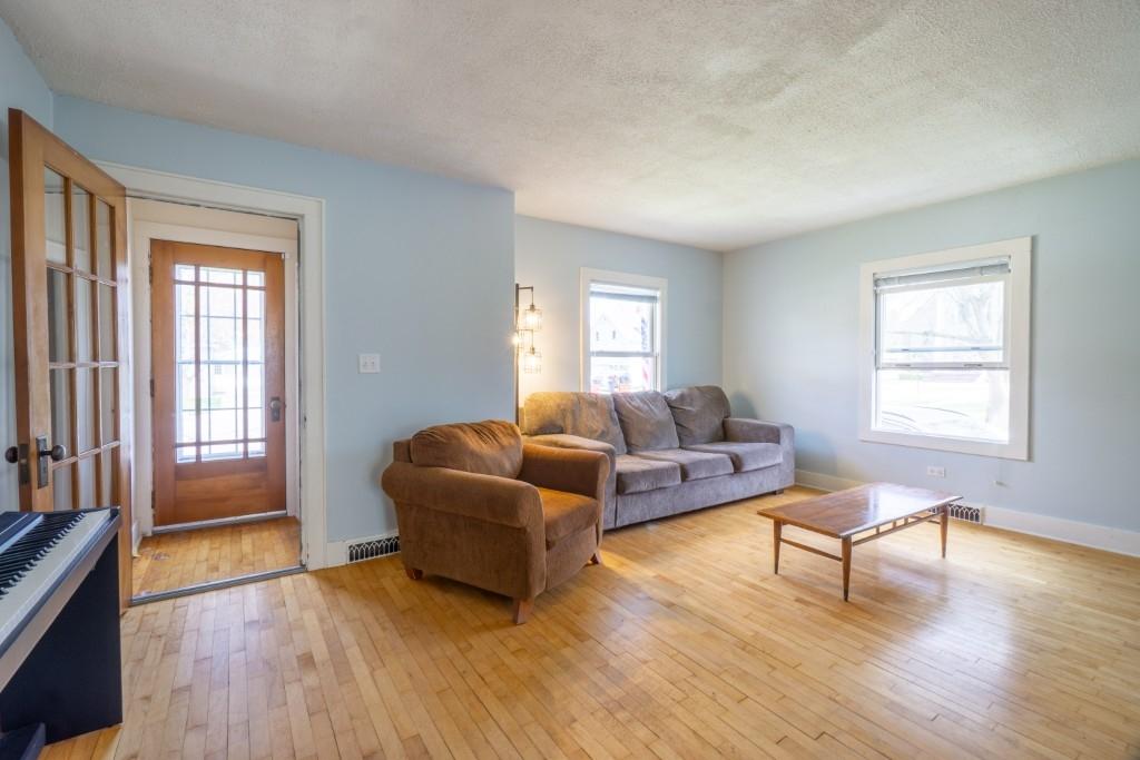 1211 3RD AVE