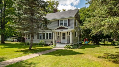 106 ROGERS AVE Iron River MI 49935