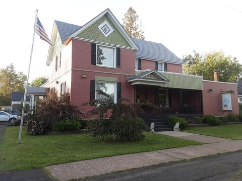 210 MAPLE ST Hurley WI 54534