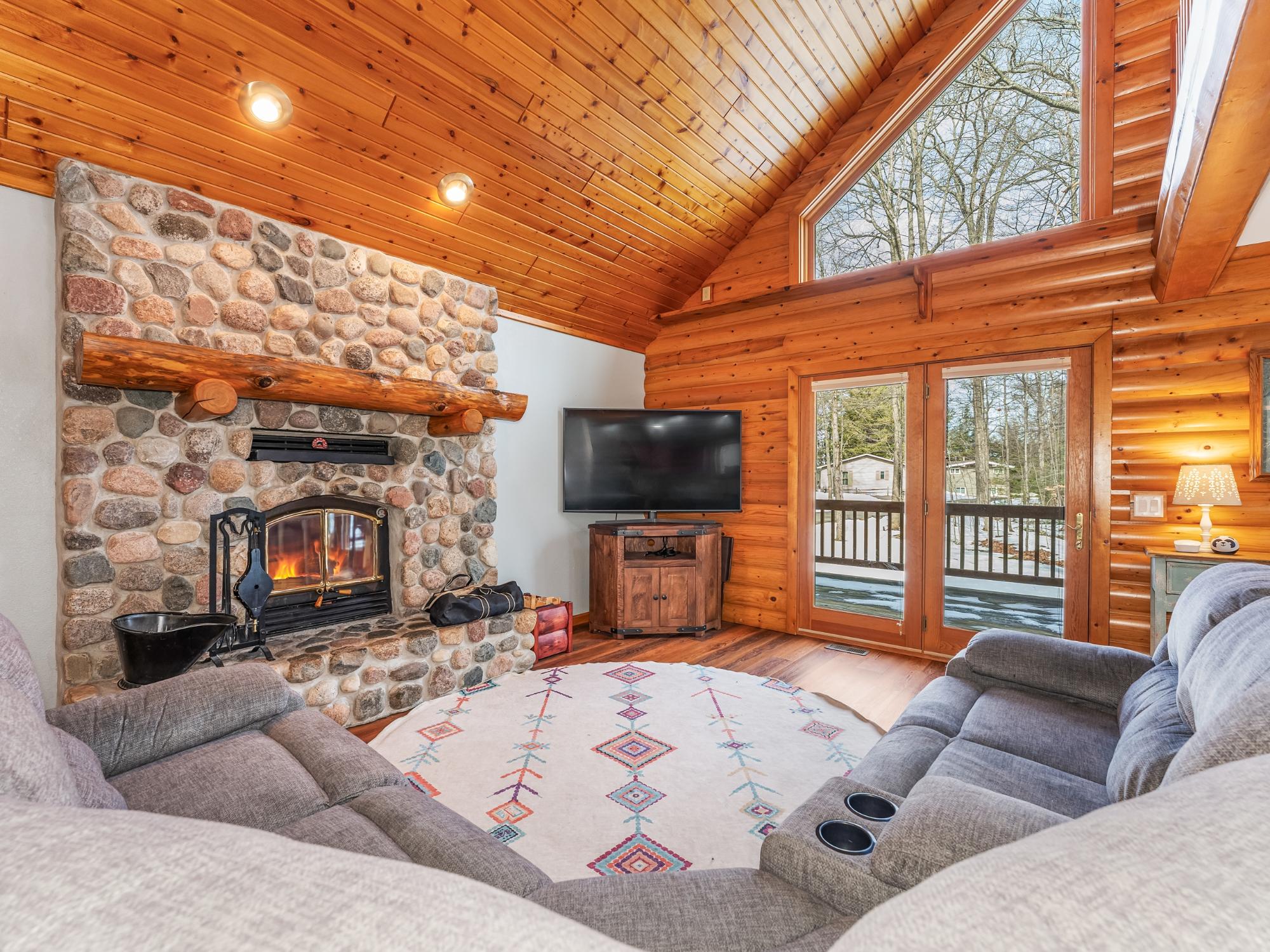 8250 MAPLEWOOD LN 16