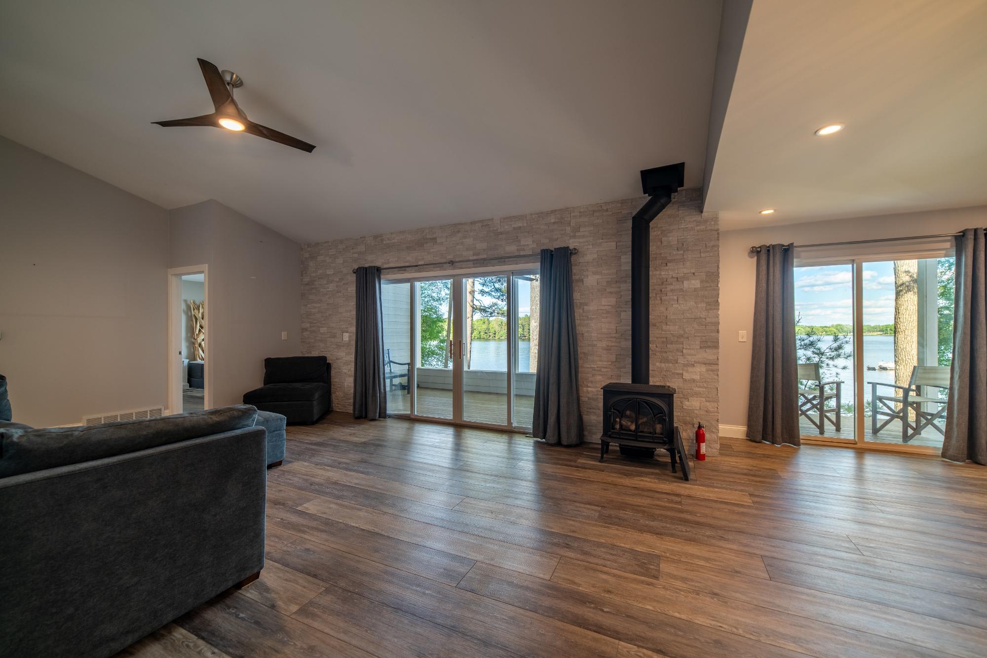 5453 MANOR RD