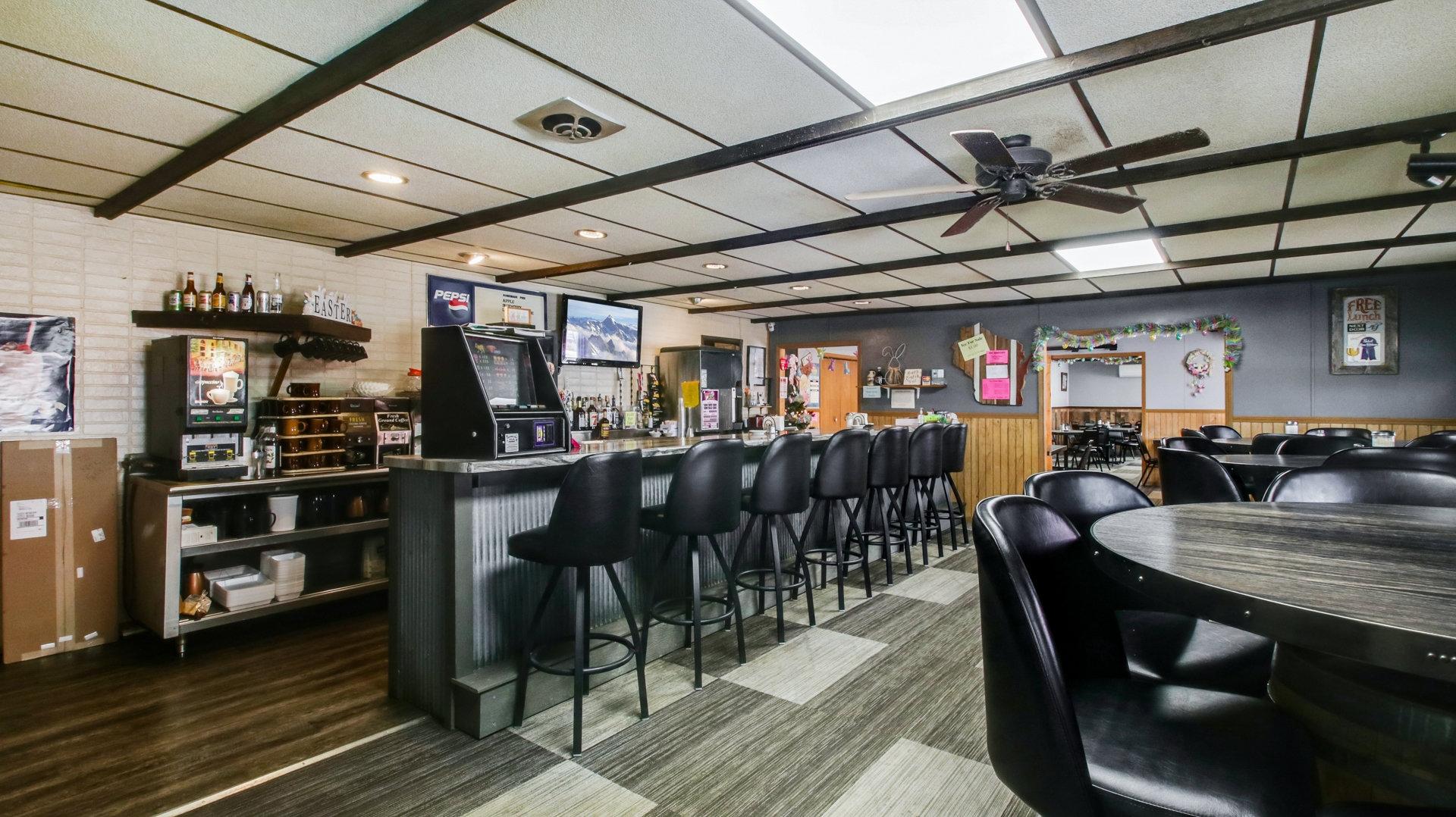 N14015 CENTRAL AVE W