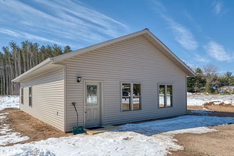 422 Ohio St W, Eagle River, WI 54521 - MLS#: 211264