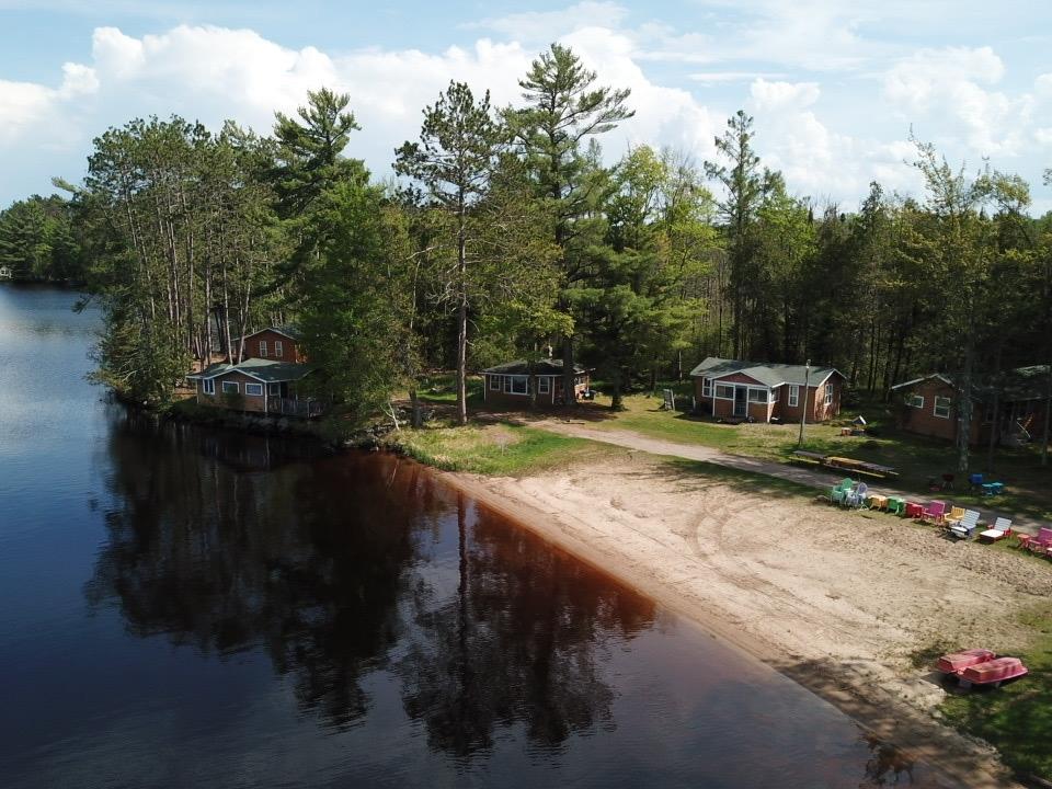4000 LAKESHORE DR