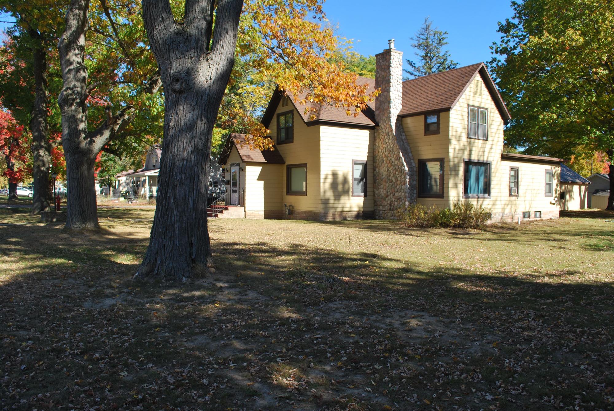 201 PARK AVE S