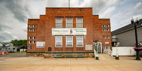 748 CENTRAL AVE Florence WI 54121