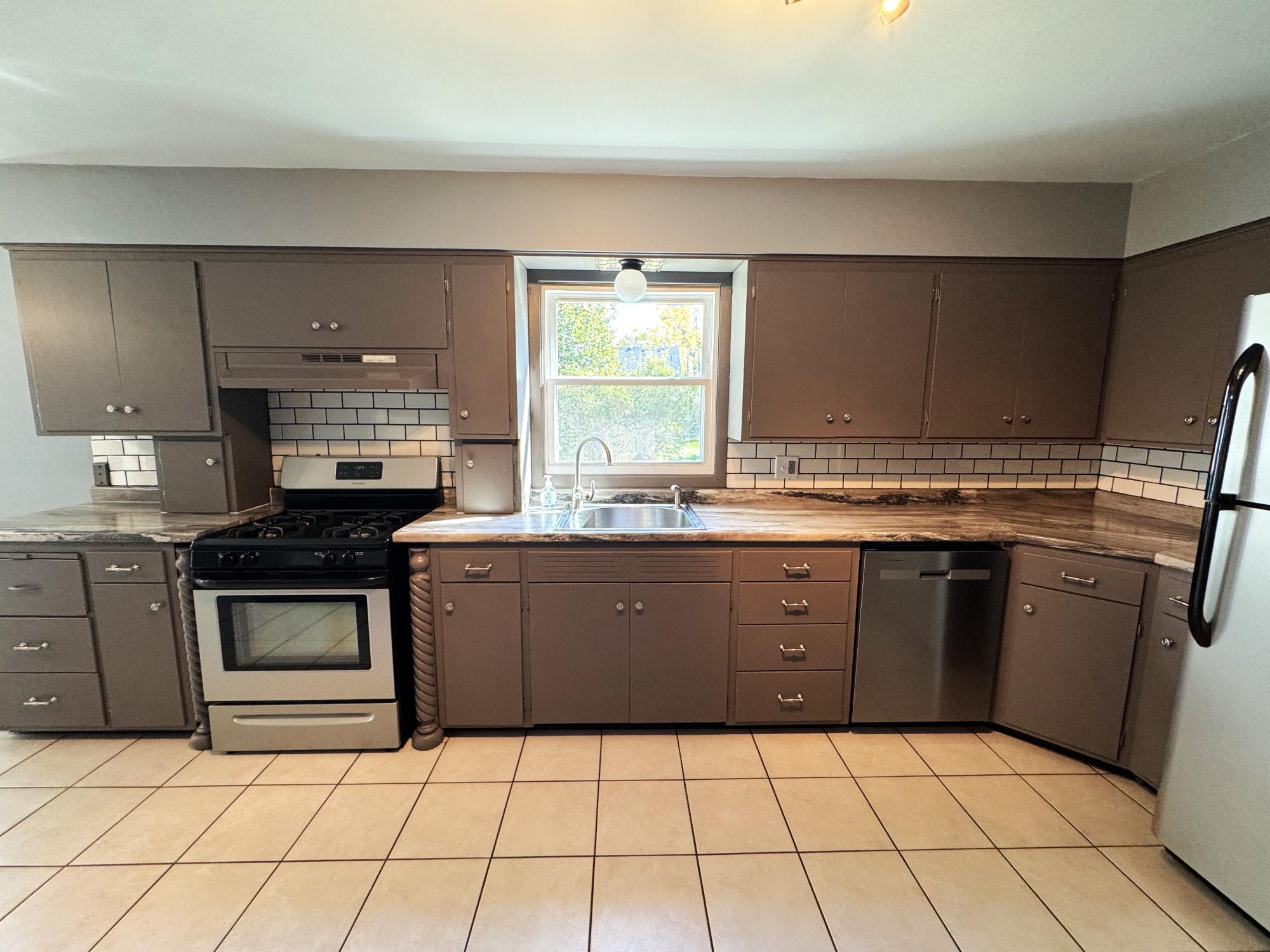 1211 CLERMONT ST