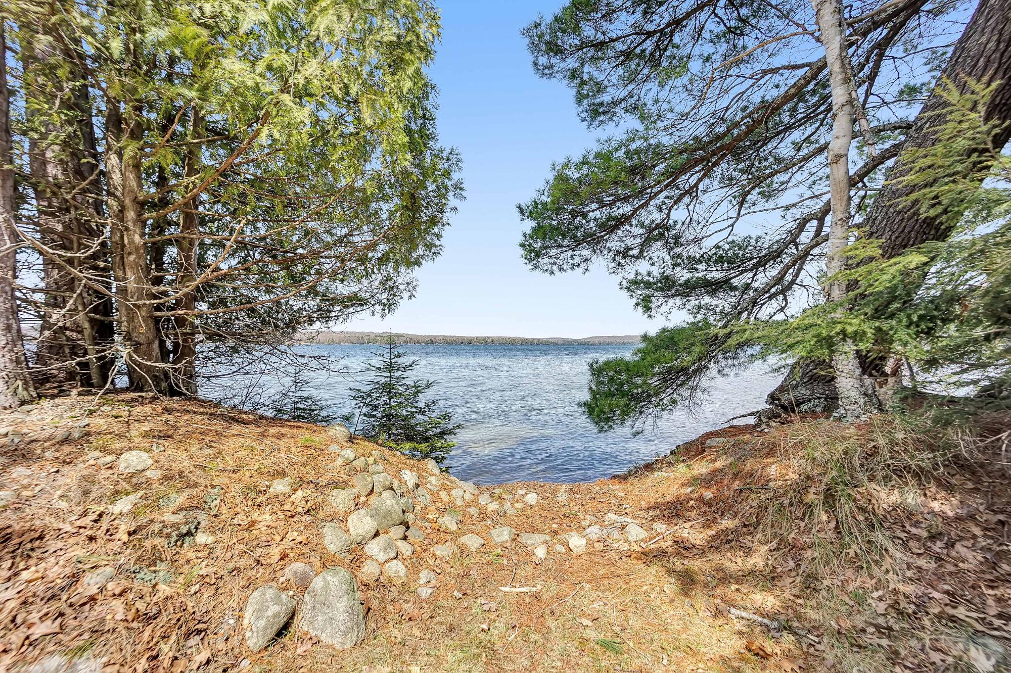 3857 LAKE LUCERNE DR 100'