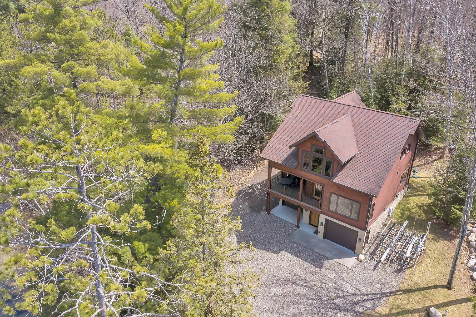3857 LAKE LUCERNE DR 100'