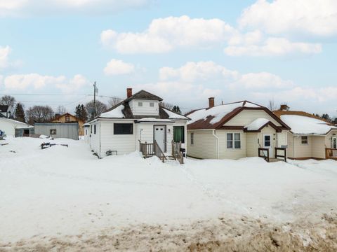 412 AMBER ST Iron River MI 49935