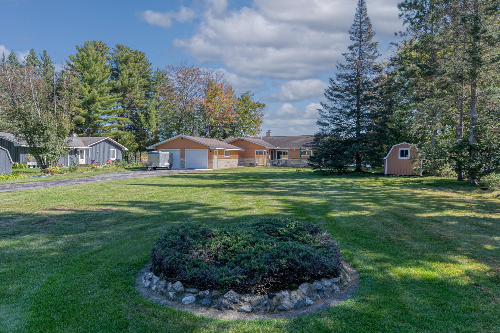 1084 VLACH RD