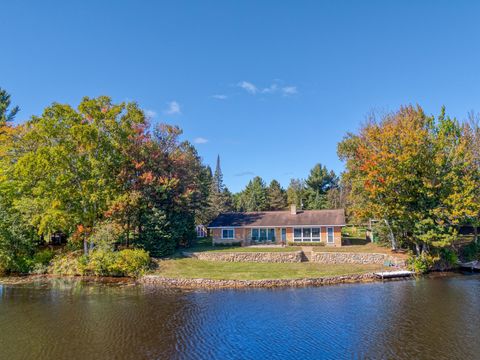 1084 VLACH RD Eagle River WI 54521