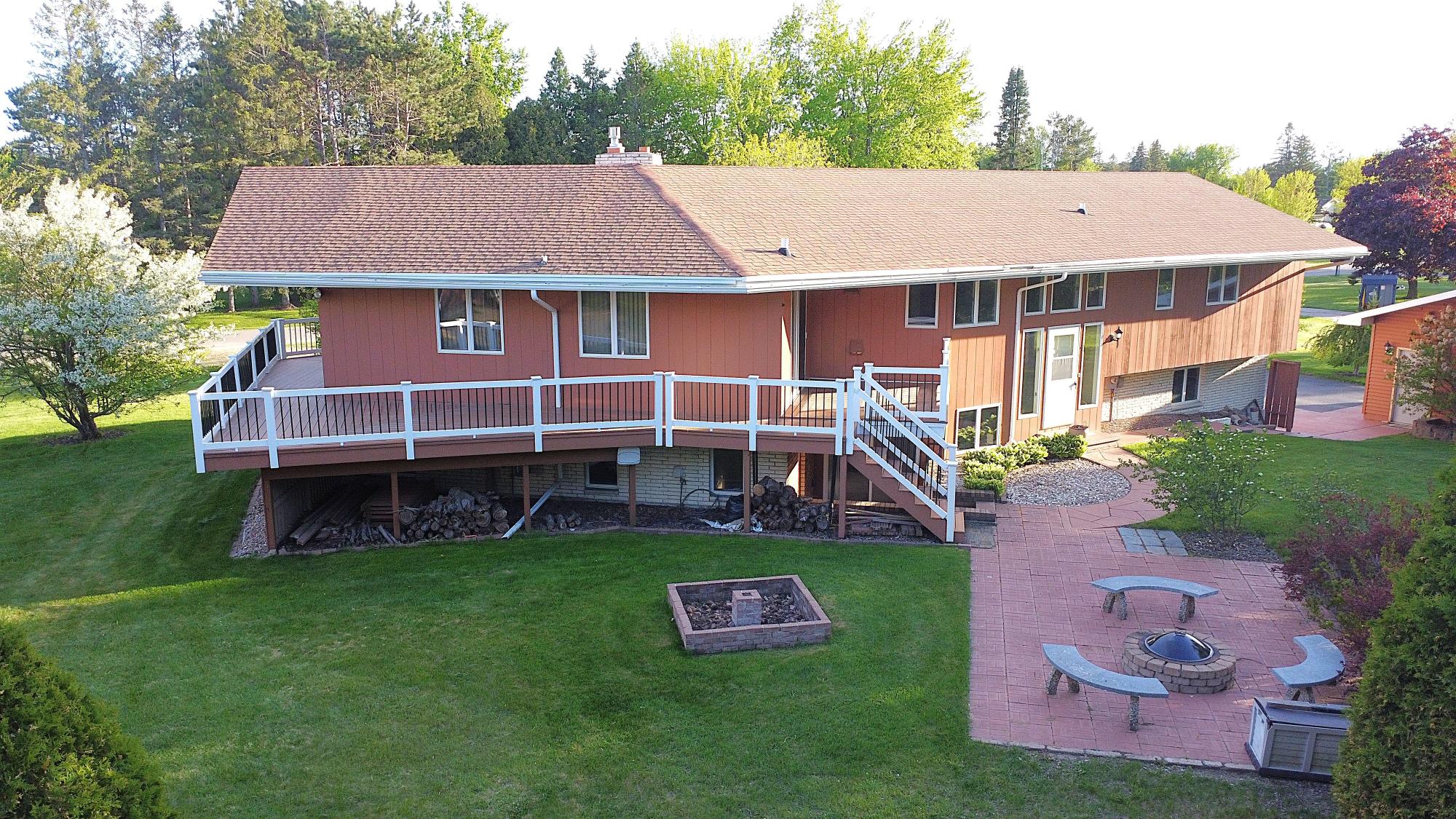 826 EASTVIEW DR