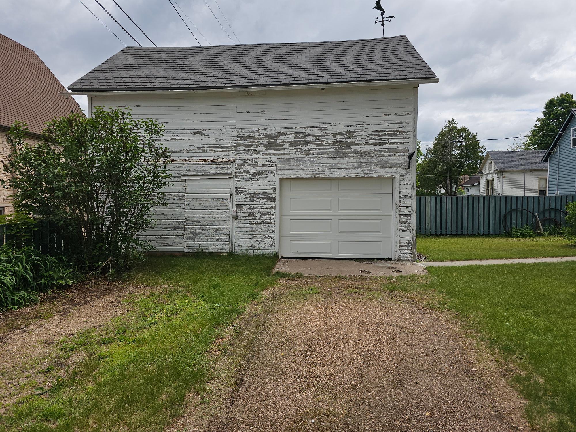 3 SPIRIT AVE E