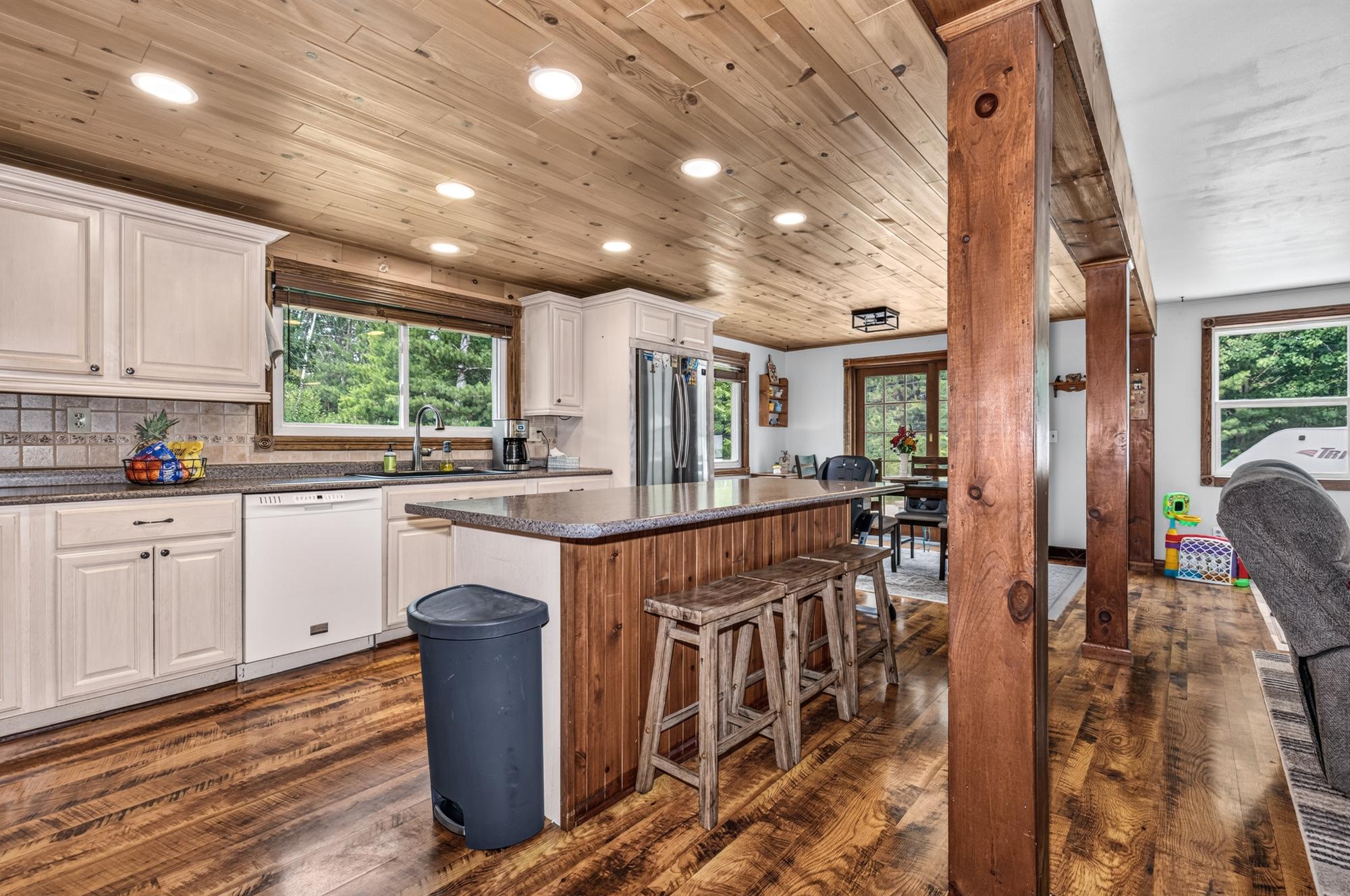101 HILLCREST DR